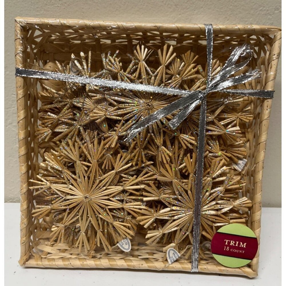 18 Straw Wicker Snowflakes Stars Christmas Ornaments NEW Boho Glitter VTG Target
